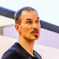 Роман Пихлер