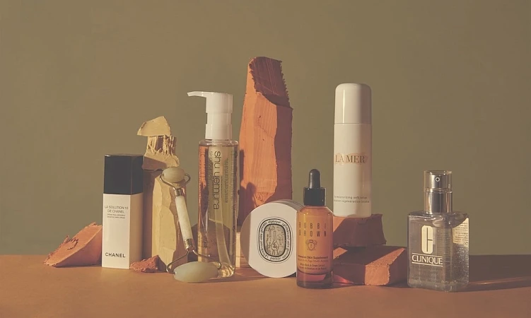 Нормально о косметике: Как разобраться в уходе и макияже и не сойти с ума