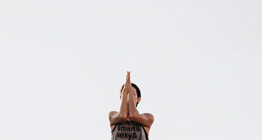 Основы медитации: с чего начать и на какие практики обратить внимание, чтобы стать осознаннее