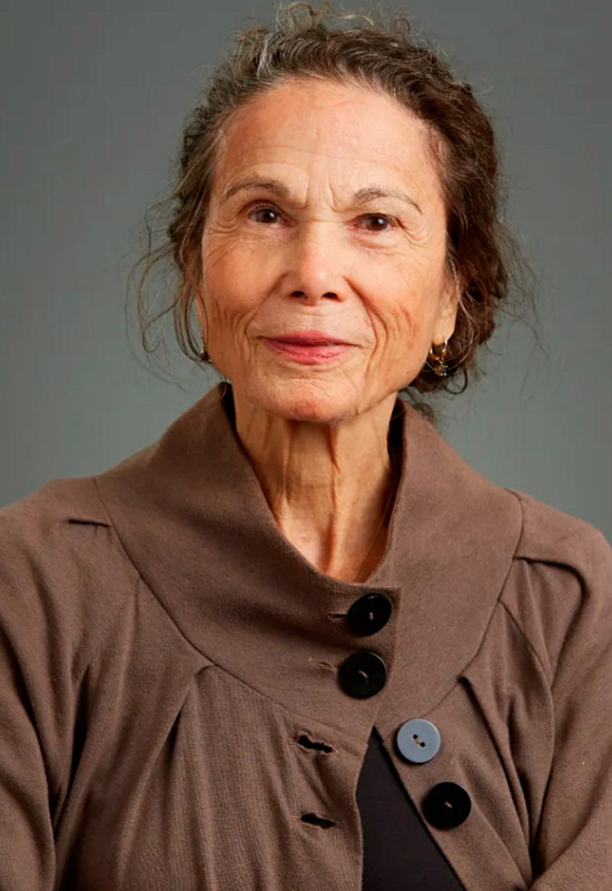 Джулия Альварес