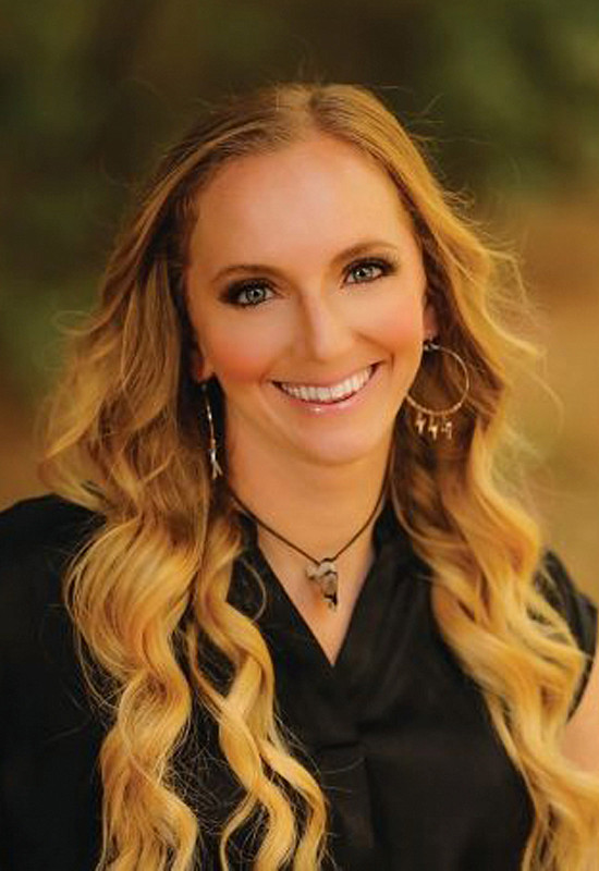 Лисса Мия Смит