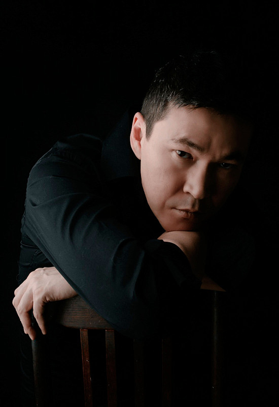 Данияр Сугралинов