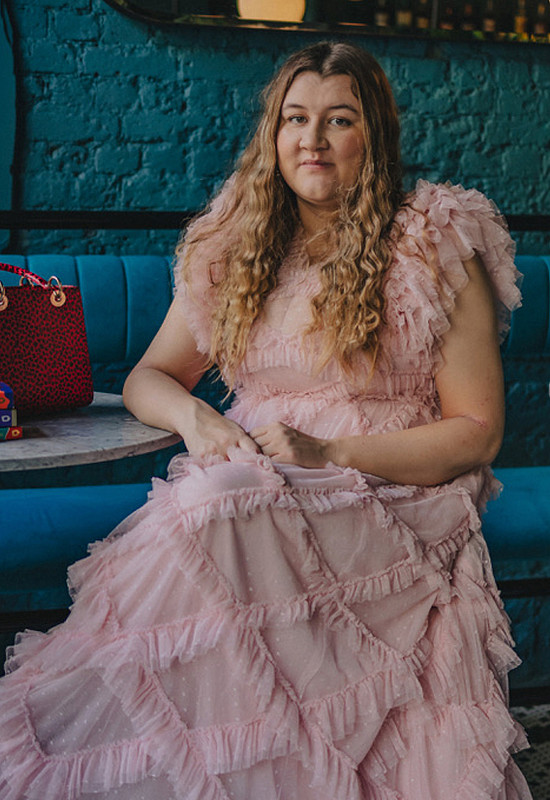 Элль Макниколл