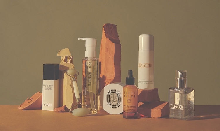 Нормально о косметике: Как разобраться в уходе и макияже и не сойти с ума