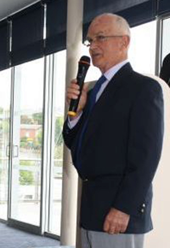 Питер Этрилл