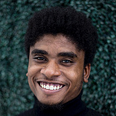 Джонс Томас