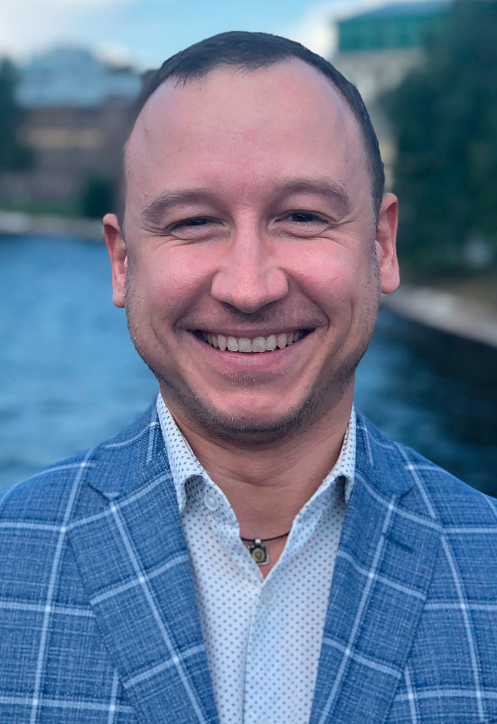 Александр Константинов