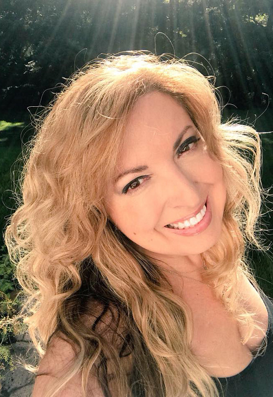 Ребекка Хусель