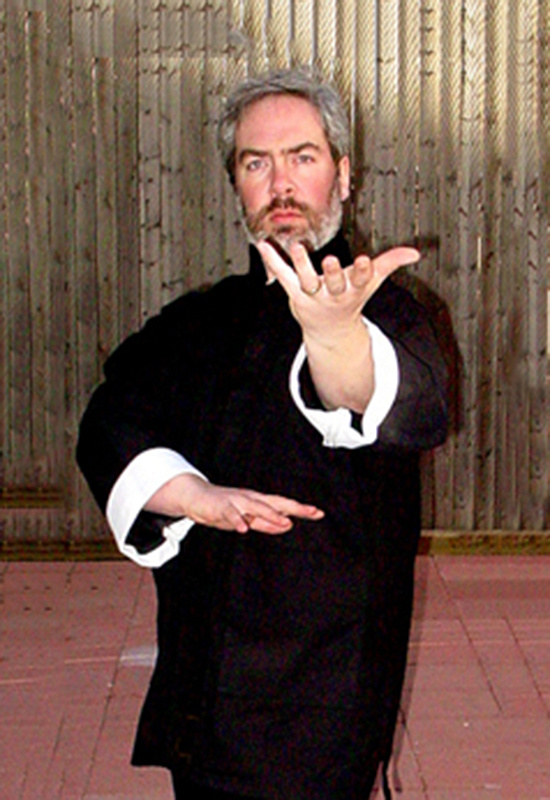 Итан Расиел