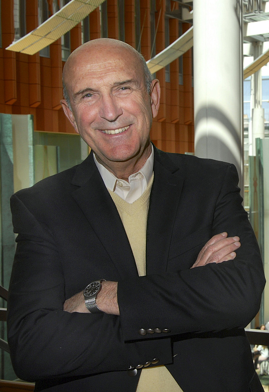 Роберт Куинн