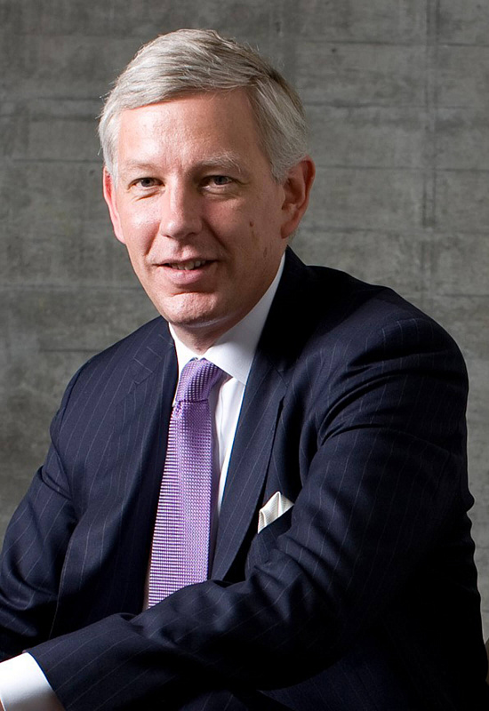 Доминик Бартон